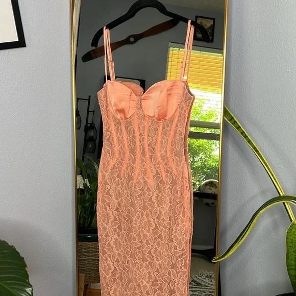 House of CB 'Coredlia' Sorbet Lace Godet Maxi Dress NWOT - Picture 7 of 9